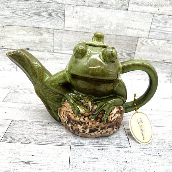 NWT‎ tii Collections Handcrafted Ceramic Frog Sitting on Rock Teapot - Picture 1 of 9